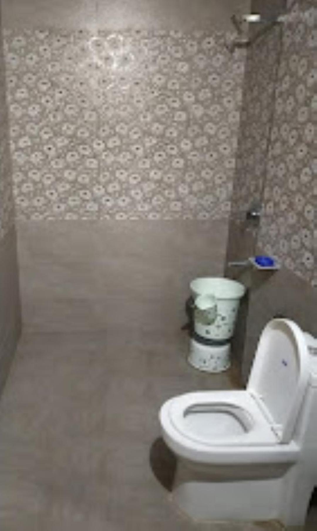 Hotel Krish , Сомнатг Екстер'єр фото